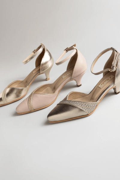 ZAPATOS CLÁSICOS EN DORADO