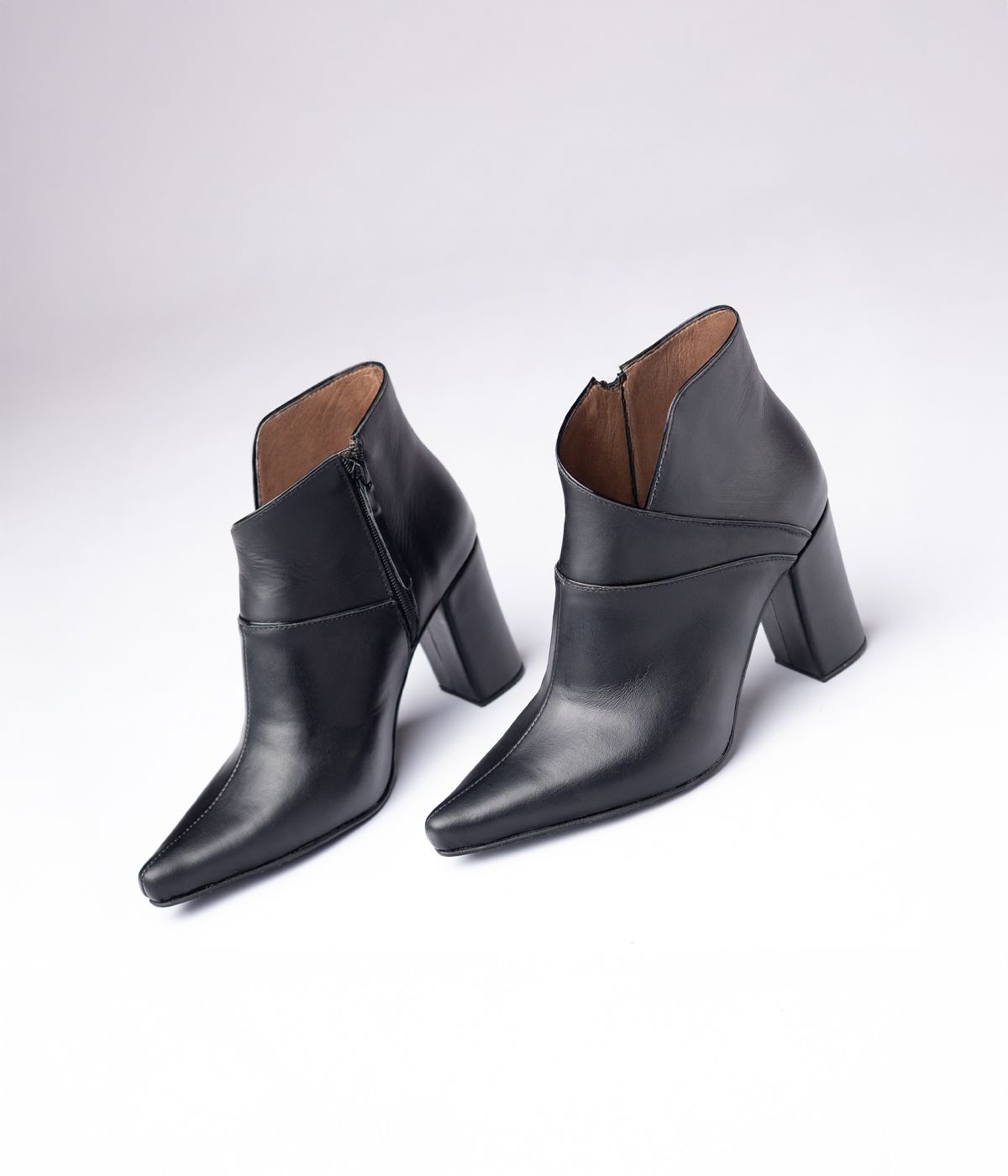 Bota de Cuero Negro
