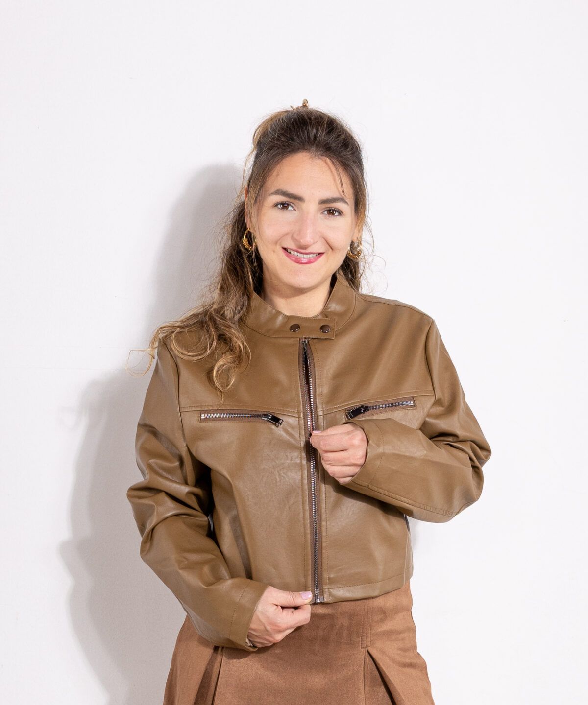 Campera Cuerina Cámel Cuello Mao